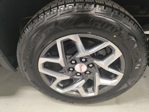 Certified 2023 GMC Sierra 1500 SLT w/ SLT Premium Plus Package AWD/4WD image 17