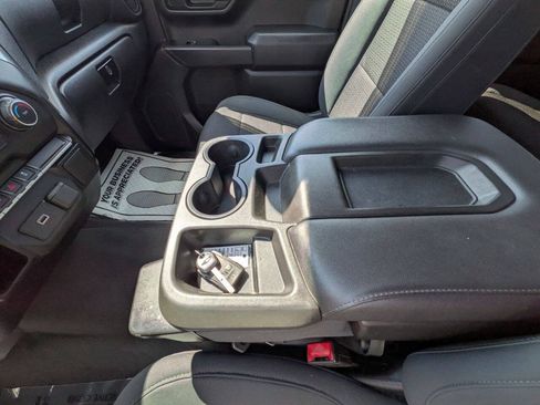 Used 2019 Chevrolet Silverado 1500 Custom w/ Custom Value Package AWD/4WD image 17