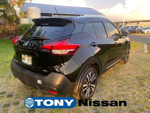 Used 2018 Nissan Kicks SR image 7