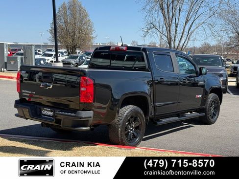 Used 2017 Chevrolet Colorado Z71 w/ Z71 Midnight Edition image 8