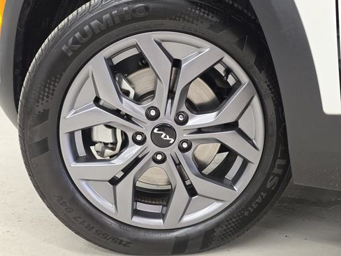Used 2024 Kia Seltos S AWD/4WD image 43