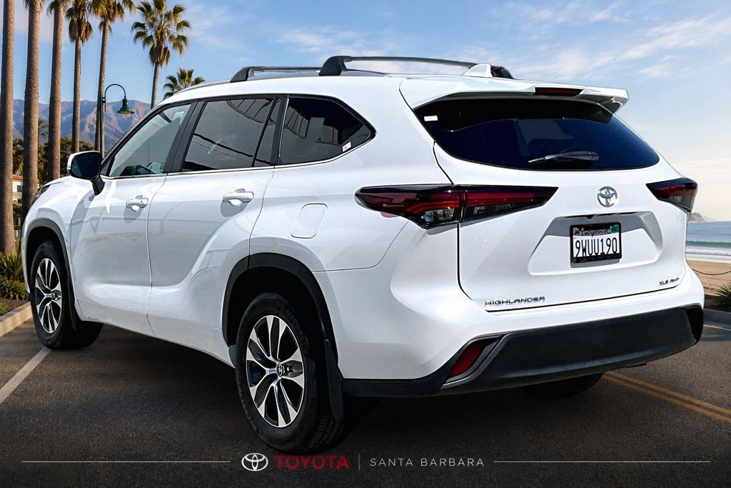Certified 2026 Toyota Highlander XLE AWD/4WD image 4