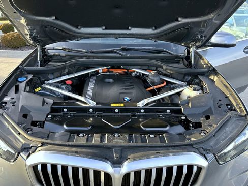 Used 2025 BMW X5 xDrive50e AWD/4WD image 24