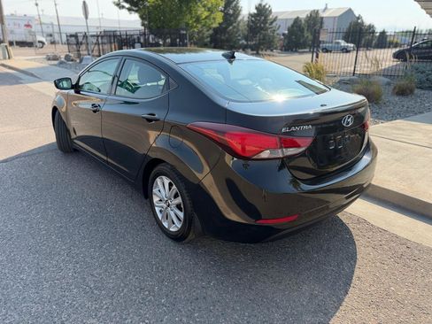 Used 2016 Hyundai Elantra SE w/ Option Group 02 FWD image 3