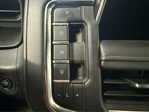 Used 2023 Chevrolet Tahoe Z71 w/ Z71 Off-Road Package AWD/4WD image 23
