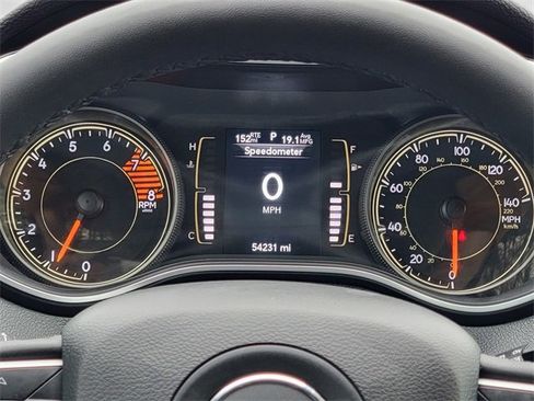 Certified 2022 Jeep Cherokee Latitude w/ Sun & Sound Group image 35