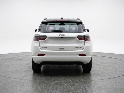 Used 2025 Jeep Compass Trailhawk image 7