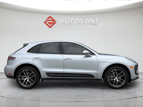 Used 2022 Porsche Macan AWD/4WD image 12