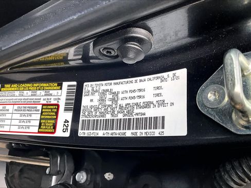 Used 2022 Toyota Tacoma SR5 w/ Technology Package RWD image 34