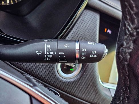 Used 2019 Cadillac XT5 AWD image 28