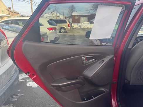 Used 2014 Hyundai Tucson SE image 14