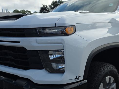 Used 2024 Chevrolet Silverado 2500 Custom w/ Custom Value Package image 6