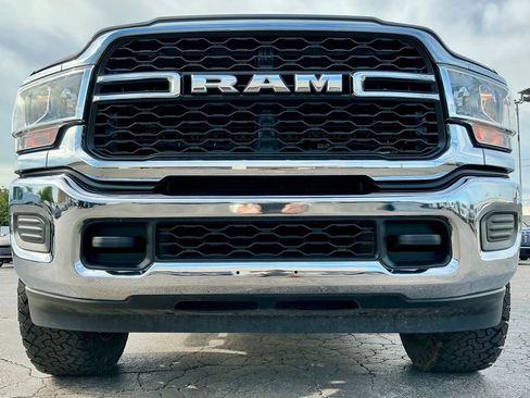 Used 2024 RAM 2500 Tradesman w/ Chrome Appearance Group AWD/4WD image 9