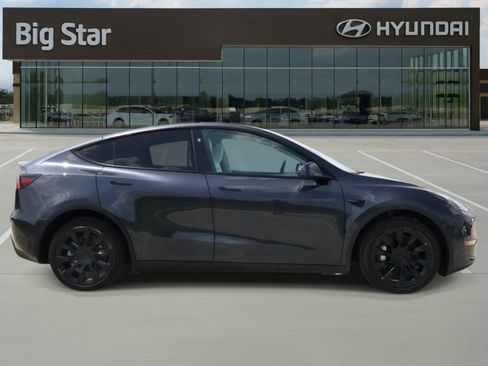 Used 2024 Tesla Model Y Long Range AWD/4WD image 5
