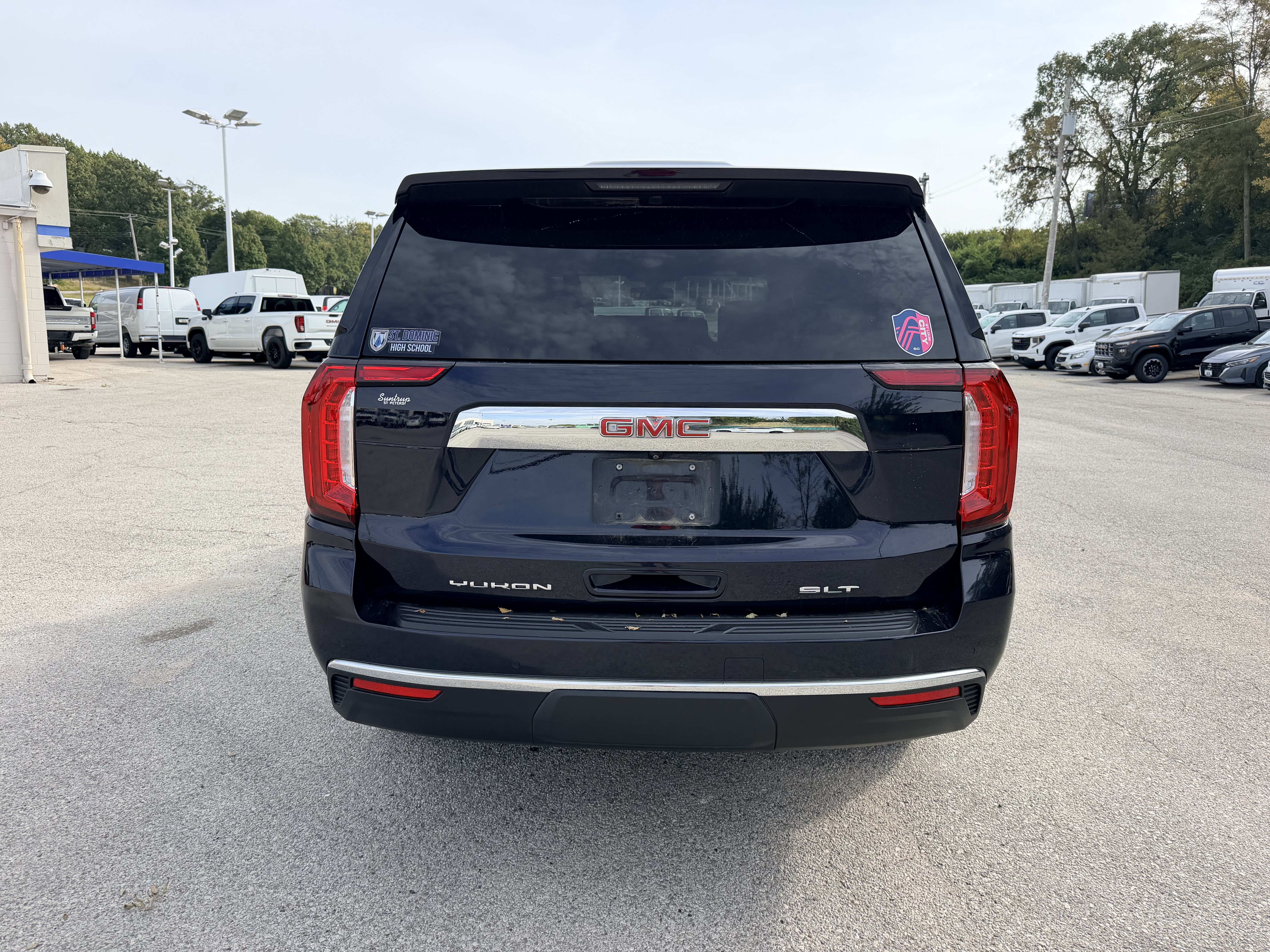Used 2021 GMC Yukon SLT w/ SLT Premium Package AWD/4WD image 7