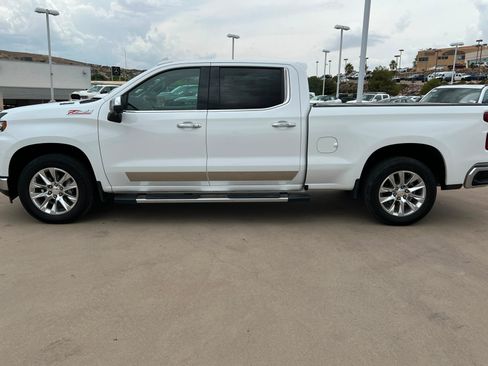 Used 2021 Chevrolet Silverado 1500 LTZ w/ Technology Package AWD/4WD image 2