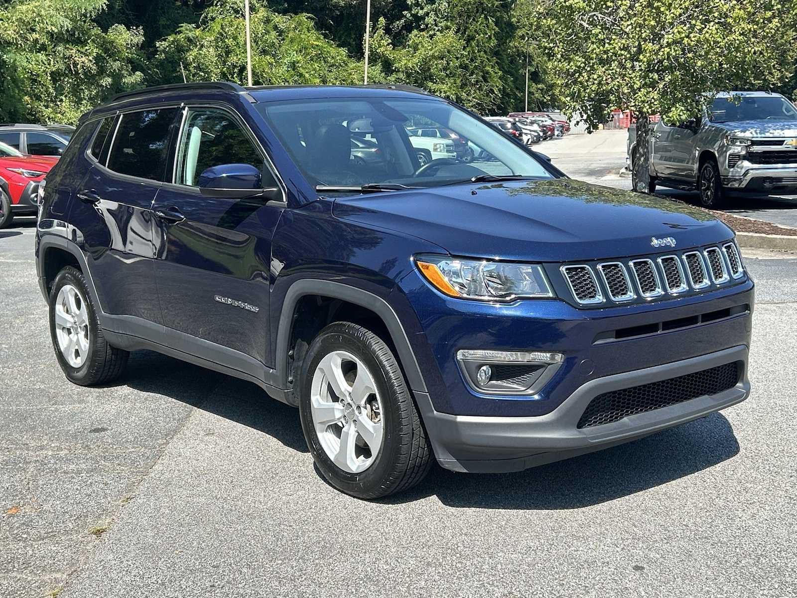 Used 2019 Jeep Compass Latitude w/ Popular Equipment Group AWD/4WD image 5