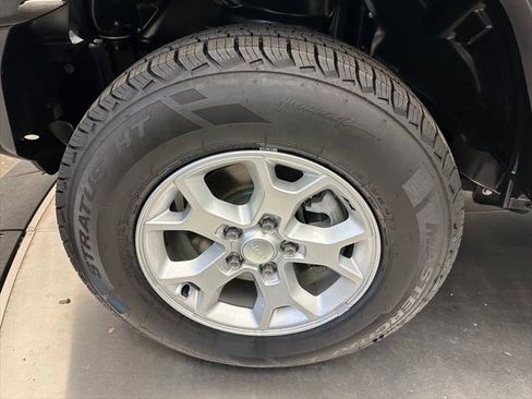 Certified 2021 Jeep Wrangler Unlimited Islander image 30