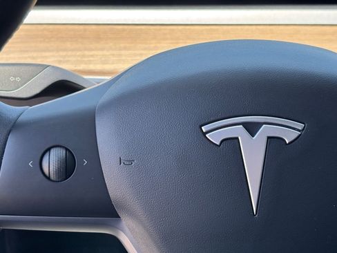 Used 2021 Tesla Model Y Long Range AWD/4WD image 19