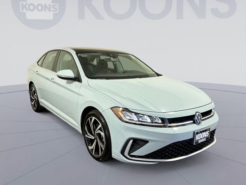Used 2025 Volkswagen Jetta SEL FWD image 10