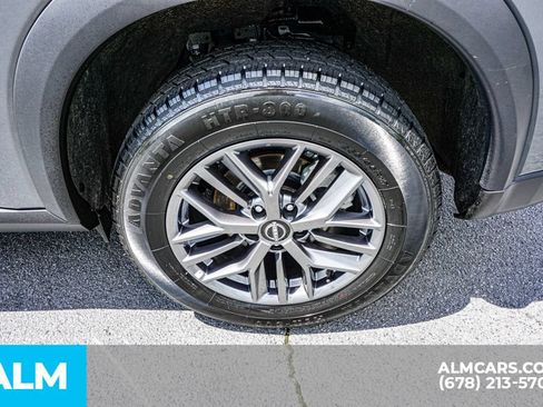 Used 2024 Nissan Rogue S AWD/4WD image 17