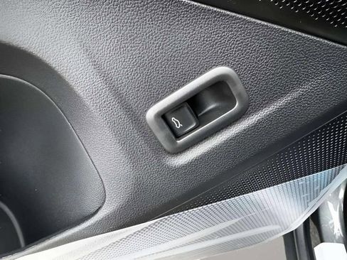 New 2026 Volkswagen Tiguan SE R-Line image 17