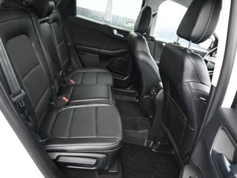 Used 2022 Ford Escape SEL w/ Equipment Group 302A AWD/4WD image 8