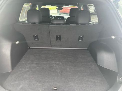 Used 2025 Chevrolet Equinox LT w/ Convenience Package II AWD/4WD image 9