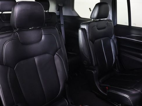 Used 2021 Jeep Grand Cherokee L Limited AWD/4WD image 34