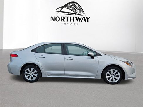 Used 2024 Toyota Corolla LE image 3