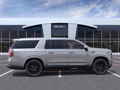 New 2026 GMC Yukon XL Denali w/ Sun & Power Step Package AWD/4WD image 5