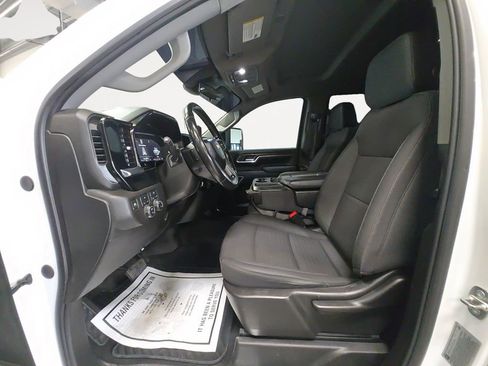 Used 2024 Chevrolet Silverado 2500 LT AWD/4WD image 10
