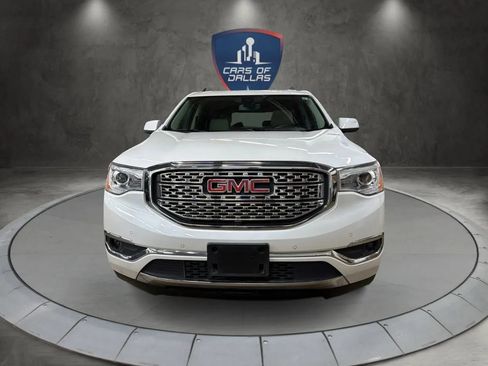 Used 2017 GMC Acadia Denali w/ Technology Package FWD image 8