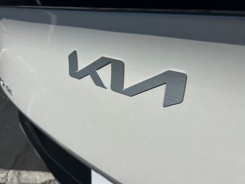 Used 2024 Kia Sportage LX FWD image 23
