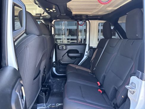 Certified 2023 Jeep Wrangler Unlimited Rubicon AWD/4WD image 6