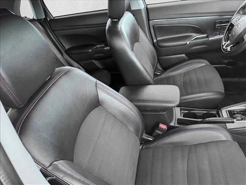 Used 2024 Mitsubishi Outlander Sport SE image 19