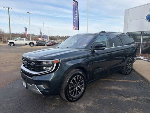 Certified 2025 Ford Expedition Max Platinum image 3