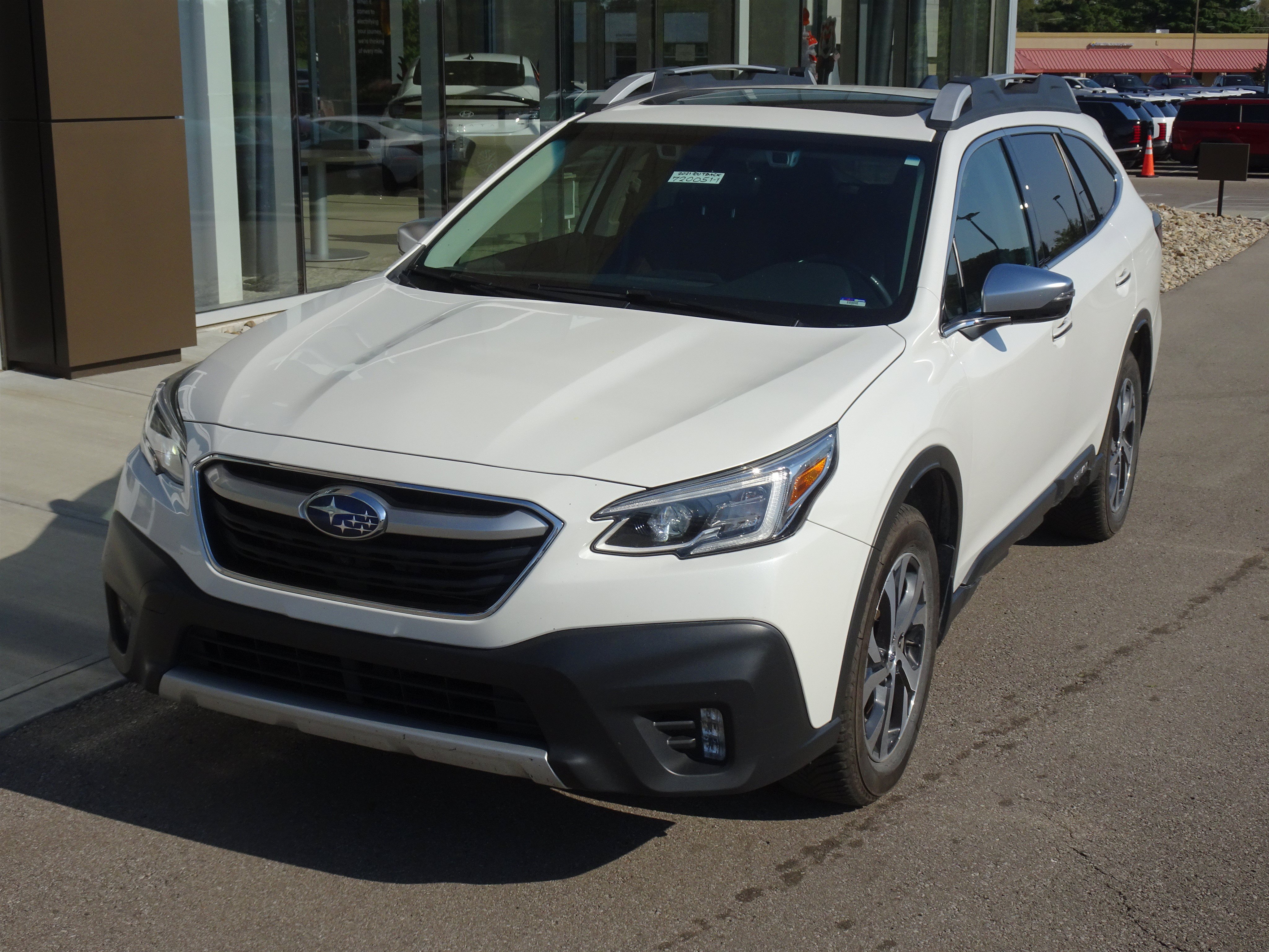 Used 2021 Subaru Outback Touring XT AWD/4WD image 8