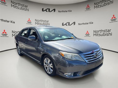 Used 2011 Toyota Avalon Limited FWD image 6