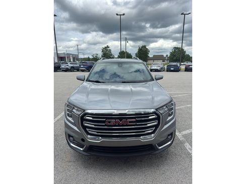 Used 2023 GMC Terrain SLT FWD image 1