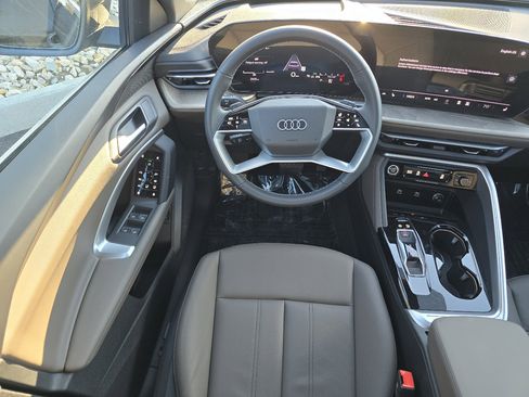 Certified 2025 Audi Q5 Premium w/ Convenience Package image 34