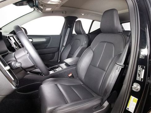 Certified 2026 Volvo XC40 B5 Plus AWD/4WD image 19