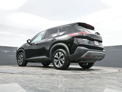 Used 2023 Nissan Rogue SV image 37