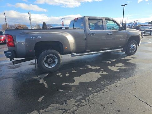 Used 2011 GMC Sierra 3500 SLT w/ SLT Convenience Package image 69