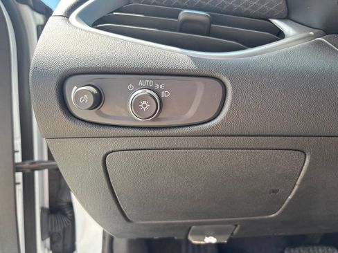 Used 2025 Chevrolet Malibu LT FWD image 25