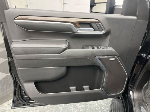 Certified 2024 GMC Sierra 1500 Elevation w/ Preferred Package AWD/4WD image 8