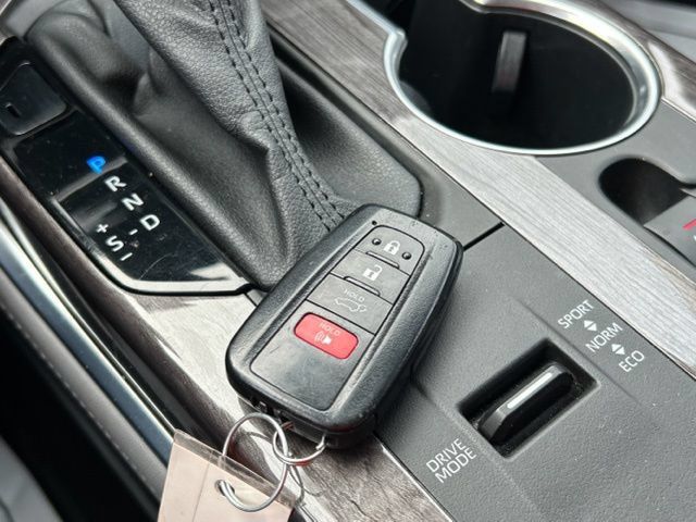 Used 2021 Toyota Highlander Limited AWD/4WD image 58