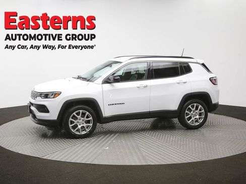 Used 2022 Jeep Compass Latitude AWD/4WD image 56