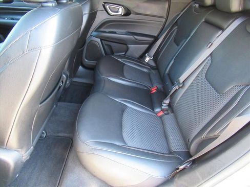 Certified 2024 Jeep Compass Latitude w/ Convenience Group image 25