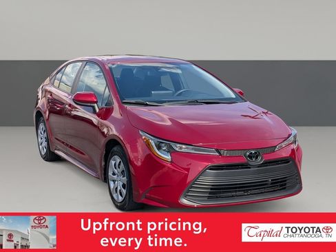 Used 2025 Toyota Corolla LE FWD image 2